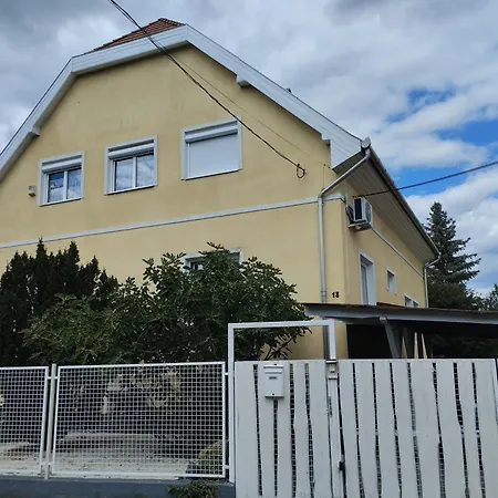 Mark's House Homestay szállás
